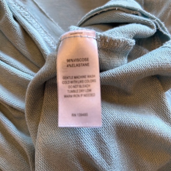 Southern Shirt Short Sleeve Loose Fitting Cropped Length Wmns‎ Top Raw Hem Small - Picture 2 of 5